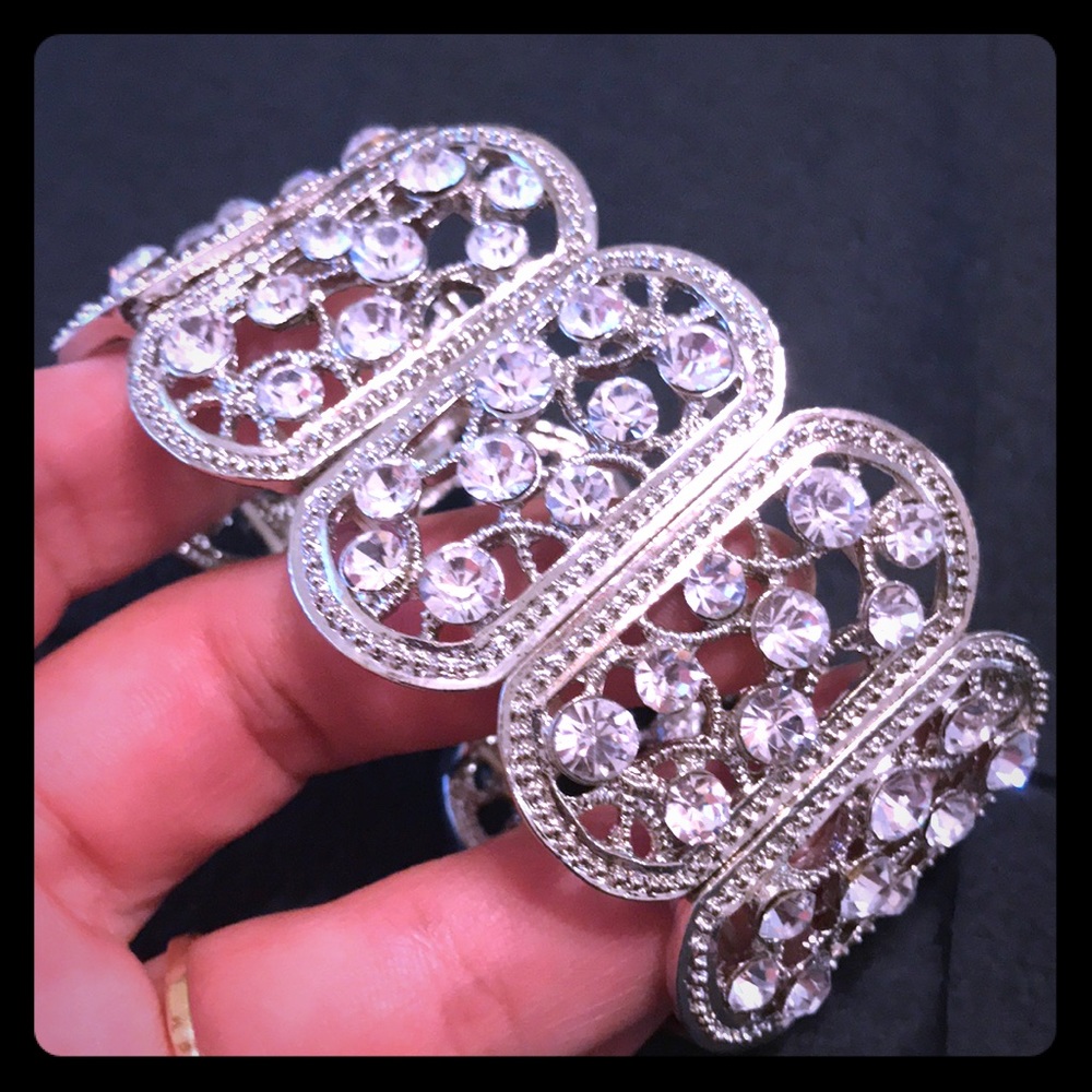 Beautiful Silvertone Jeweled Chunky Statement Stretch Bracelet